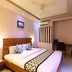 Oyo 7810 Keshiv Galaxy Inn